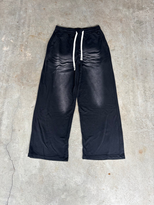 Washed baggy sweats