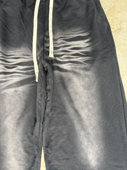 Washed baggy sweats